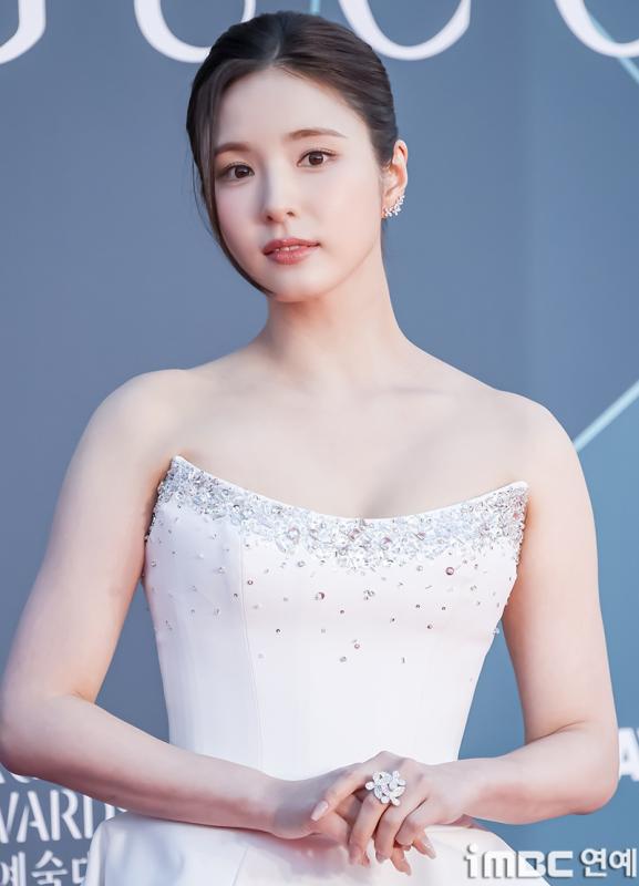 Drama lớn nhất Baeksang 2026: 1 mỹ nhân khiến hàng triệu người phẫn nộ "công bằng ở đâu?"- Ảnh 10.