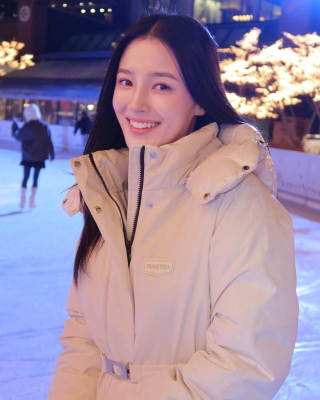 10 mỹ nhân đẹp nhất thế giới 2026: Địch Lệ Nhiệt Ba xếp sau Jisoo (BLACKPINK), hạng 1 visual xô đổ mọi chuẩn mực- Ảnh 2.