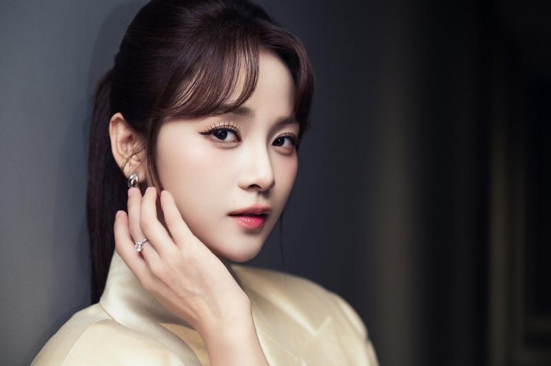 Việt Nam hiếm ai mới 12 tuổi đã đẹp nức nở như cô gái này: Visual xứng đáng là tuyệt tác, không nổi tiếng mới lạ- Ảnh 7.