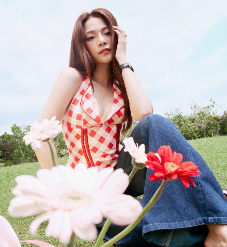 Việt Nam hiếm ai mới 12 tuổi đã đẹp nức nở như cô gái này: Visual xứng đáng là tuyệt tác, không nổi tiếng mới lạ- Ảnh 8.