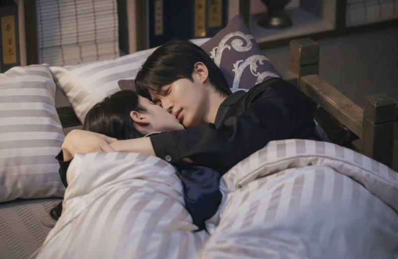 7 phân cảnh ngọt hơn đường trong Perfect Crown: Byeon Woo Seok liên tục tung thính, IU làm sao đỡ nổi- Ảnh 7.