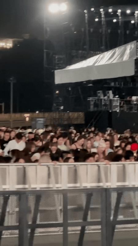 Dừng concert có G-DRAGON, đám đông hỗn loạn khó kiểm soát - Ảnh 2.
