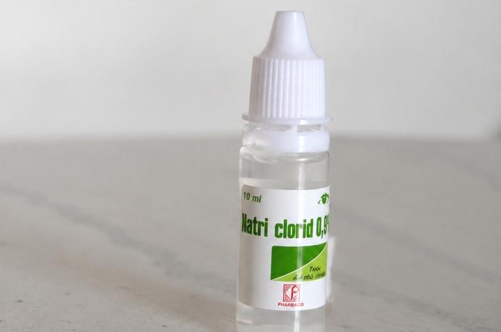 Thuốc nhỏ mắt Natri clorid 0,9% bị thu hồi, công ty Pharmedic nói ‘vẫn an toàn’- Ảnh 1.