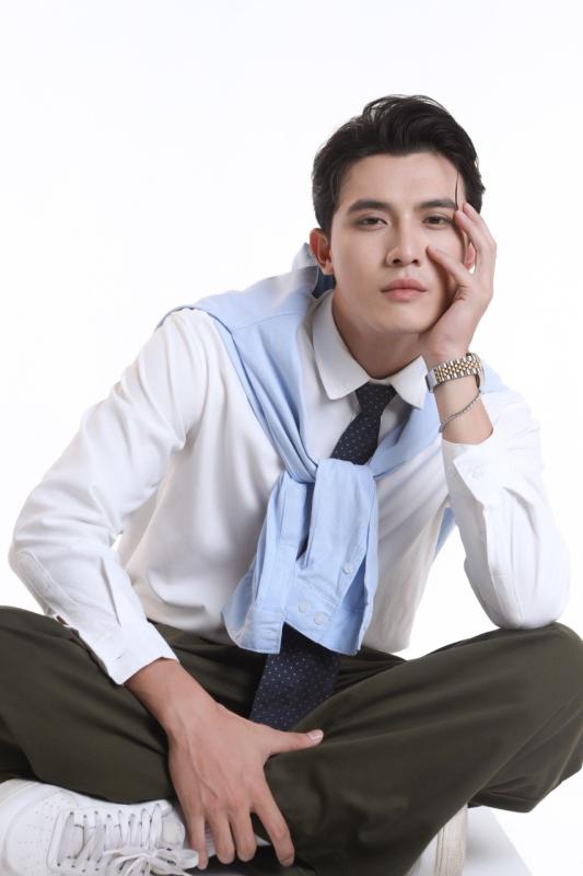 Cặp đôi Vbiz bị soi 1001 hint hẹn hò: Nhà trai visual chuẩn vàng ngọc châu báu, nhà gái 14 tuổi nổi khắp cả nước- Ảnh 10.
