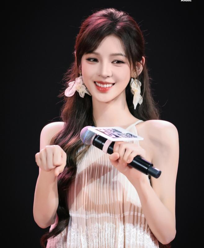 Nữ thần mặt trăng đẹp nhất Trung Quốc hiện tại: Da như tuyết mặt như hoa, đỉnh cao của tạo hoá- Ảnh 6.