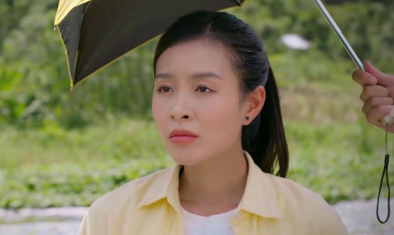 Hoa hậu Việt đối mặt chỉ trích vì hành vi thiếu chuẩn mực nơi công cộng- Ảnh 4.