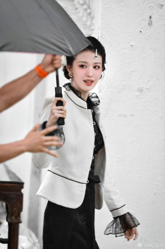 Siêu phẩm cổ trang có nữ chính đẹp "out trình", váy áo lộng lẫy tới mức netizen đỏ mắt đếm từng ngày chiếu phim- Ảnh 5.