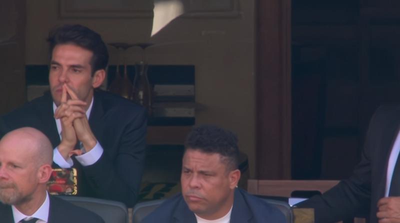 Vũ trụ siêu sao và huyền thoại trứ danh hội tụ cổ vũ Brazil: Ronaldo "Béo" lo sốt vó bên cạnh "thiên thần" Kaka- Ảnh 2. Vũ trụ siêu sao và huyền thoại trứ danh hội tụ cổ vũ Brazil: Ronaldo "Béo" lo sốt vó bên cạnh "thiên thần" Kaka- Ảnh 2.