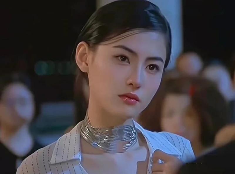 Cảnh nóng đầu tiên của Trương Bá Chi bạo đến mức nào mà khiến một phim bom tấn hot trở lại sau 21 năm- Ảnh 3. Cảnh nóng đầu tiên của Trương Bá Chi bạo đến mức nào mà khiến một phim bom tấn hot trở lại sau 21 năm- Ảnh 3.