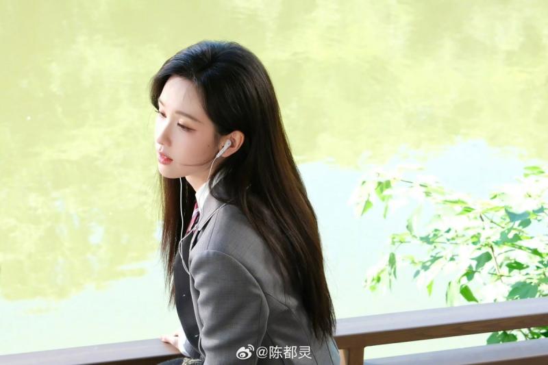 Nói mỹ nhân này 16 tuổi thì tin chứ bảo 32 thì chịu: Đẹp như tuyết đầu mùa, người đâu ban thanh xuân vườn trường- Ảnh 7.