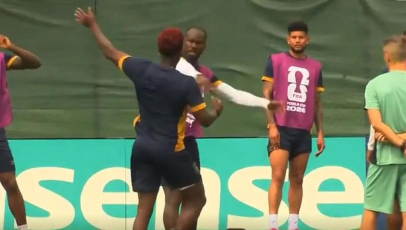 Bùng nổ drama World Cup: Nội bộ tuyển Panama lục đục, xô xát ngay trên sân tập trước trận gặp Anh- Ảnh 1.