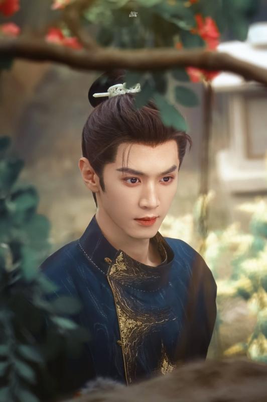 Hoàng đế đẹp nhất màn ảnh Hoa ngữ lúc này: Nhìn góc nào cũng toát lên vẻ cao quý, quân vương xé truyện bước ra- Ảnh 6. Hoàng đế đẹp nhất màn ảnh Hoa ngữ lúc này: Nhìn góc nào cũng toát lên vẻ cao quý, quân vương xé truyện bước ra- Ảnh 6.