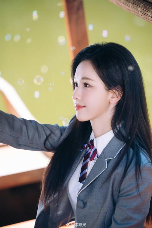 Nói mỹ nhân này 16 tuổi thì tin chứ bảo 32 thì chịu: Đẹp như tuyết đầu mùa, người đâu ban thanh xuân vườn trường- Ảnh 10.
