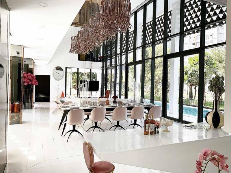 Mỹ nhân Việt làm nhân viên trong quán bida giờ sống trong nhà 50 tỷ, có hội bạn "muốn gia nhập phải có 1 tỷ"- Ảnh 5.