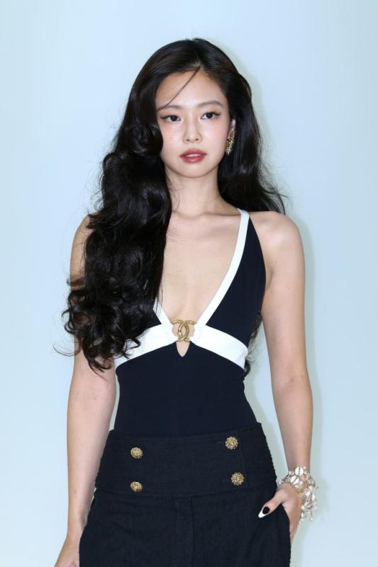 4 trụ cột nhan sắc showbiz: Sang chảnh cỡ Jennie vẫn chịu thua "nhan sắc ngàn năm có một"- Ảnh 7.