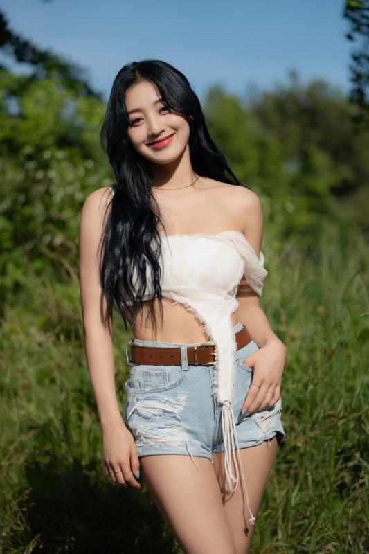 Nữ ca sĩ bị tố “nhận vơ” hát nhạc World Cup, hay hơn Lisa nhưng vẫn chịu cảnh ghẻ lạnh - Ảnh 11.