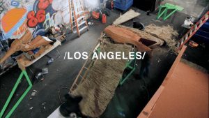 Không thèm kỹ xảo hay phông xanh: Sơn Tùng thực sự cưỡi mô hình chim Lạc giữa trung tâm Los Angeles