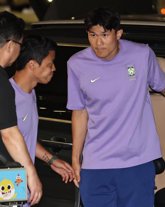 Lee Kang-in sốc nặng, "đứng hình" khi người hâm mộ chỉ trích thậm tệ HLV Hong Myung-bo khi về nước- Ảnh 7.