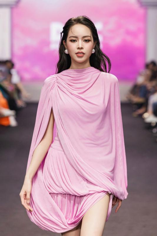 Khung hình gấp 3 visual hiếm thấy trong showbiz: Thanh Thuỷ, Tiểu Vy, Kỳ Duyên xứng danh Hoa hậu chánh cung, nhìn sao cũng đẹp- Ảnh 6.