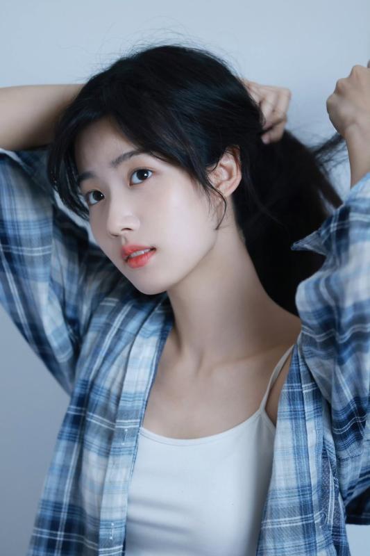 Điền Hi Vi, Lư Dục Hiểu, Lý Lan Địch: Thế cờ "tiến thoái lưỡng nan" của lứa tiểu hoa đang lên và cuộc chiến phiên vị khốc liệt- Ảnh 4.