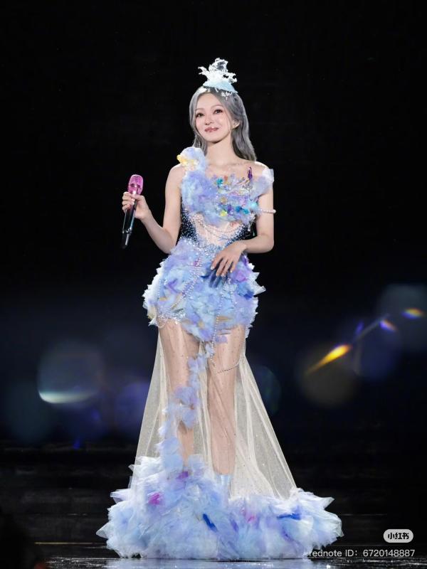 Công chúa showbiz bị chê hết thời, kỹ năng sa sút: Giàu đến mức mua đảo riêng ở cho bình yên, cả đời vướng thị phi  - Ảnh 15.