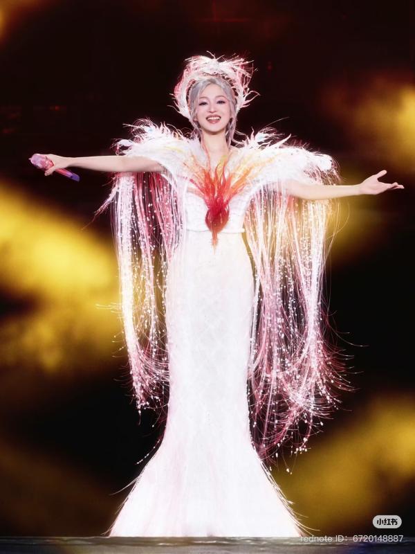Công chúa showbiz bị chê hết thời, kỹ năng sa sút: Giàu đến mức mua đảo riêng ở cho bình yên, cả đời vướng thị phi  - Ảnh 8.