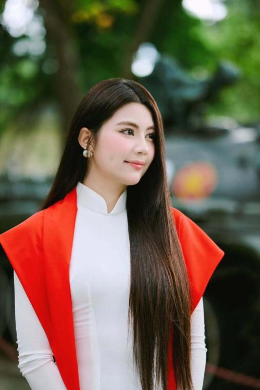 Con gái út Quyền Linh tuổi 18: Xinh như hoa hậu, thành tích học tập ấn tượng- Ảnh 4.