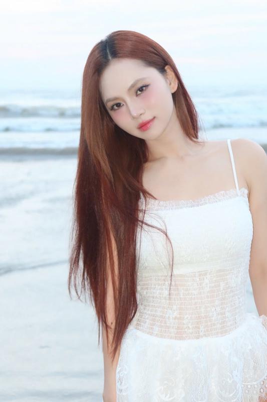Mỹ nhân Việt là trường hợp lạ lùng của showbiz: Cứ hát là ra hit, khán giả thuộc lòng từng câu nhưng không ai nhớ mặt- Ảnh 3. Mỹ nhân Việt là trường hợp lạ lùng của showbiz: Cứ hát là ra hit, khán giả thuộc lòng từng câu nhưng không ai nhớ mặt- Ảnh 3.