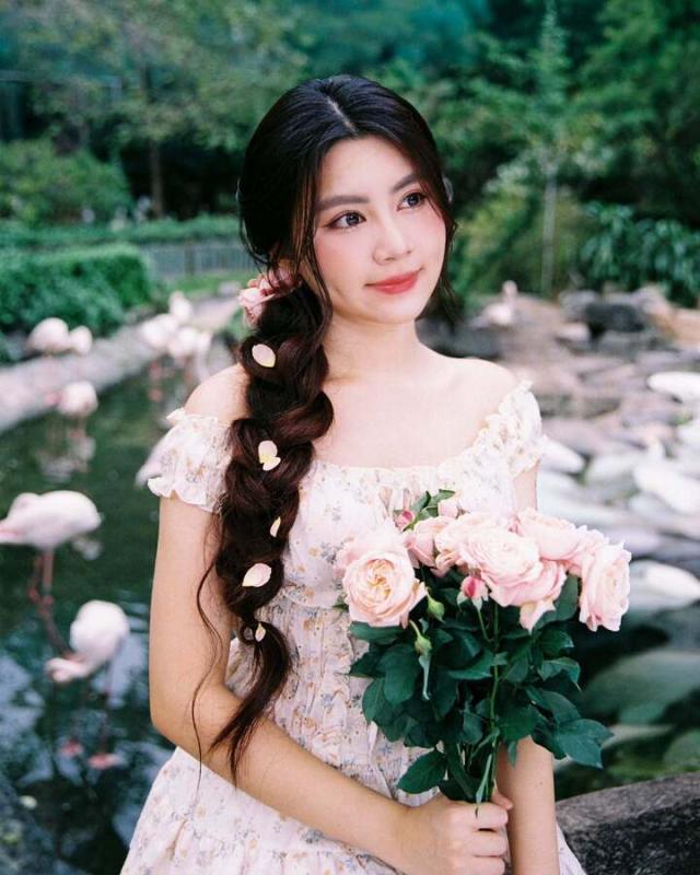 Con gái út Quyền Linh tuổi 18: Xinh như hoa hậu, thành tích học tập ấn tượng- Ảnh 6.