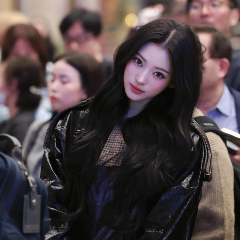 Đệ nhất mỹ nhân showbiz thế hệ mới đẹp như tượng tạc vẫn không hài lòng khán giả, lộ dấu vết hút mỡ gây sốc - Ảnh 13.