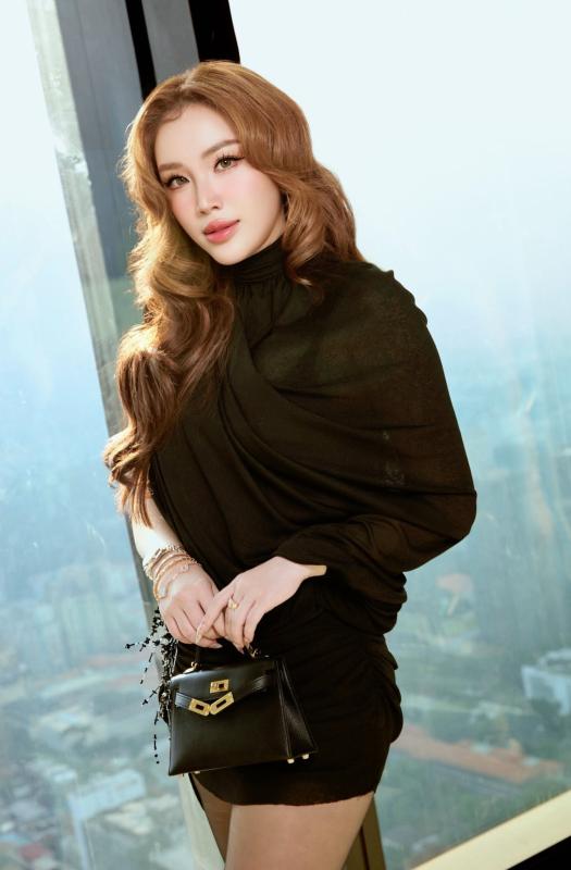 Việt Nam có công chúa showbiz nổi tiếng cả nước: Hit quốc dân ai cũng thuộc,  hủy cả album vì sợ bị chê- Ảnh 1.