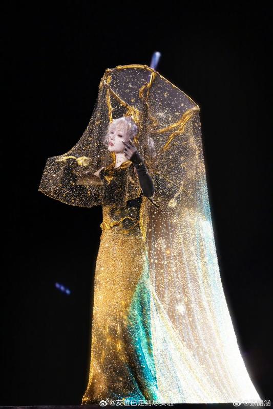 Công chúa showbiz bị chê hết thời, kỹ năng sa sút: Giàu đến mức mua đảo riêng ở cho bình yên, cả đời vướng thị phi  - Ảnh 10.