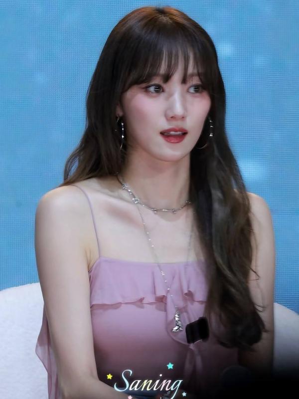 Đi fan-meeting của mỹ nhân này tưởng vừa ngắm hết người đẹp thiên hạ: Mỗi dáng vẻ phong thần 1 kiểu, thiên sứ giữa trần gian- Ảnh 1. Đi fan-meeting của mỹ nhân này tưởng vừa ngắm hết người đẹp thiên hạ: Mỗi dáng vẻ phong thần 1 kiểu, thiên sứ giữa trần gian- Ảnh 1.
