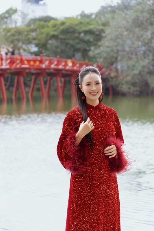 Dù hàng loạt mỹ nữ xuất hiện nhưng "bóng hồng" này vẫn là đỉnh cao nhan sắc phim giờ vàng VTV: Lên phim nào là "rần rần" phim đó- Ảnh 1.