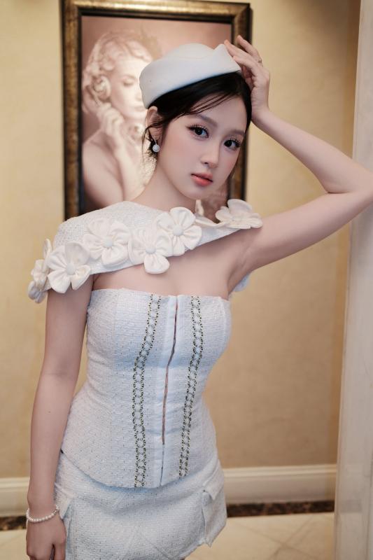 Mỹ nhân Việt mới 18 tuổi đã bị đòi giải nghệ để đi thi Hoa hậu: Nhan sắc thần thánh mê hoặc 4 triệu fan- Ảnh 6.