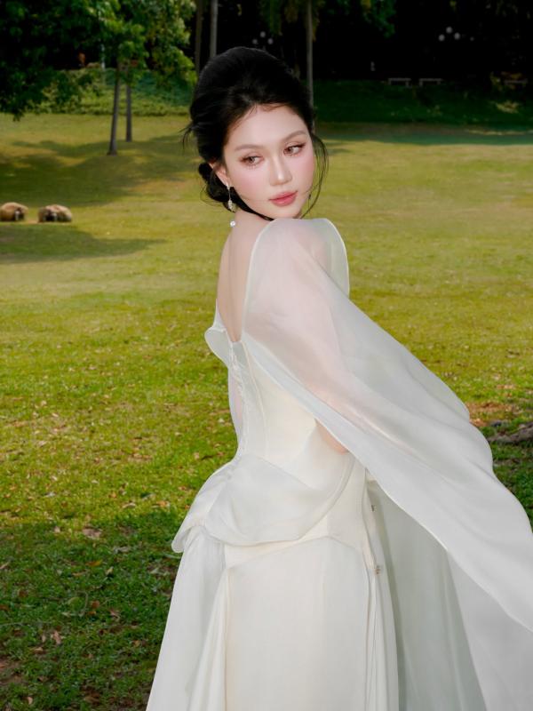 Ngọc Trinh: "Từ bỏ một người là từ bỏ những dự định tương lai mình đặt họ trong đó"- Ảnh 2.