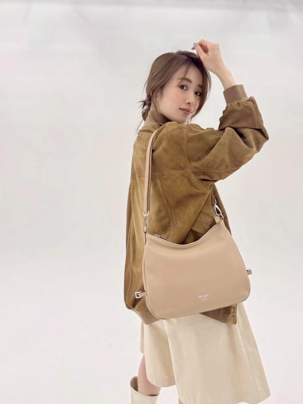 Lộ diện dàn WAGs xinh đẹp và kín tiếng của ĐT Nhật Bản: Visual đỉnh chóp, toàn làm ca sĩ, diễn viên - Ảnh 3.