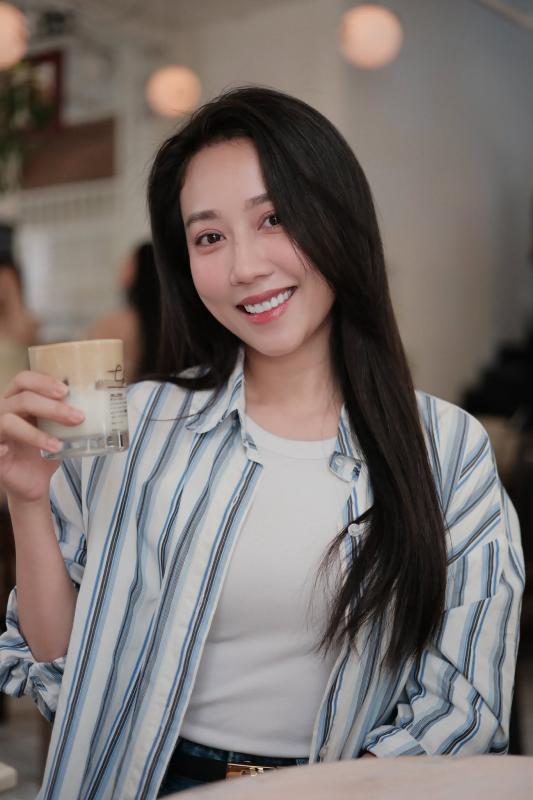 "Mợ Hai" đang hot nhất màn ảnh Việt: Nổi tiếng sau 1 đêm nhờ Sơn Tùng , từng hẹn hò cầu thủ Tiến Linh- Ảnh 4. "Mợ Hai" đang hot nhất màn ảnh Việt: Nổi tiếng sau 1 đêm nhờ Sơn Tùng , từng hẹn hò cầu thủ Tiến Linh- Ảnh 4.