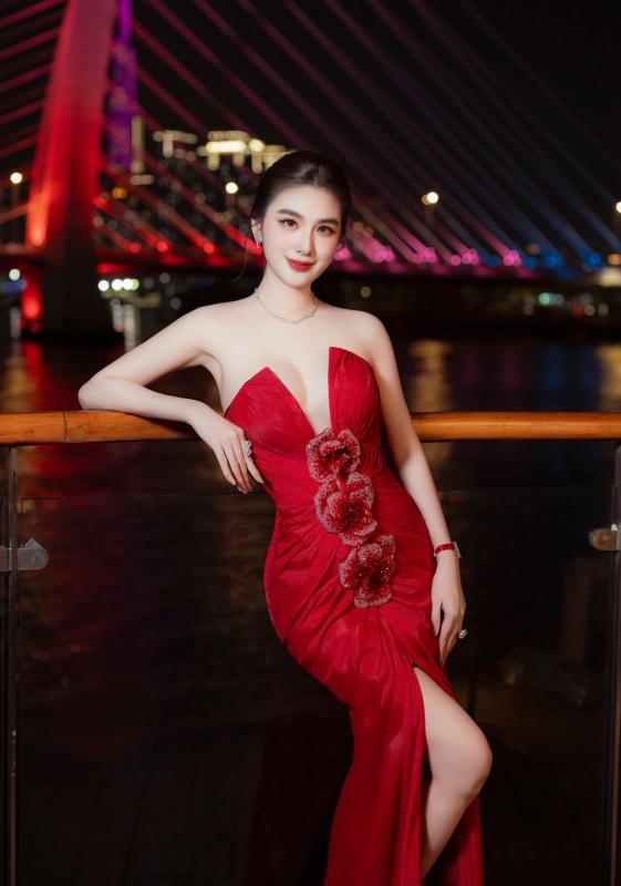 Đây là điều mà Ngọc Loan có được từ bác sĩ Chiêm Quốc Thái còn Lona Kiều Loan thì không- Ảnh 2.