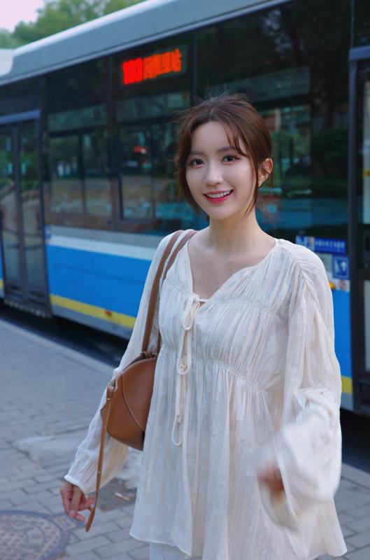 Phát hiện nữ diễn viên phim giờ vàng đẹp vô thực: Visual khi "tắt app" vẫn sáng bừng, hé lộ danh tính chồng kém 1 tuổi- Ảnh 4.