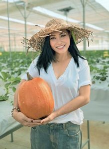 Nữ ca sĩ Việt nổi tiếng cả nước lập kỷ lục cát-xê hơn 2 tỷ, là sao đầu tiên dám làm concert riêng ở sân vận động
