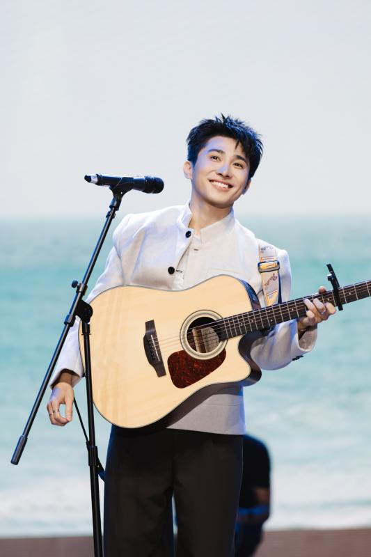 Việt Nam có ca sĩ đẹp trai chưa debut đã nổi tiếng cả nước, chăm trẻ chuyên nghiệp nhìn muốn cưới ngay!- Ảnh 6.