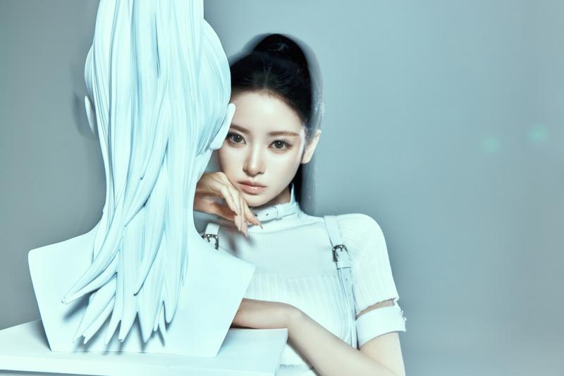 Đệ nhất mỹ nhân showbiz thế hệ mới đẹp như tượng tạc vẫn không hài lòng khán giả, lộ dấu vết hút mỡ gây sốc - Ảnh 2.