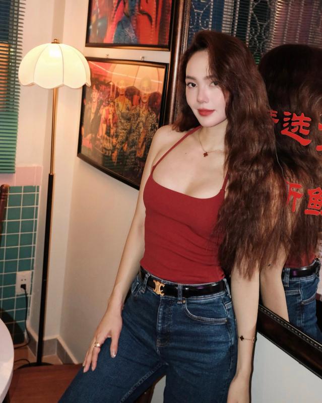 Nhan sắc nóng bỏng của nữ nghệ sĩ sinh con trai cho đại gia dệt may- Ảnh 1.