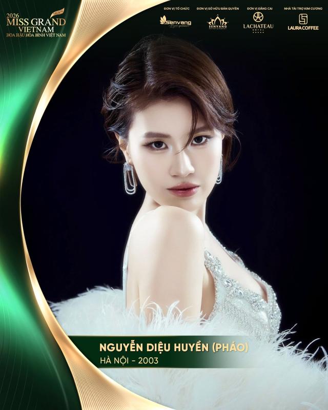 Mỹ nhân Việt trăm tỷ "ế show" phải đi thi Hoa hậu, sắc vóc lột xác đến mức nhận không ra - Ảnh 1.