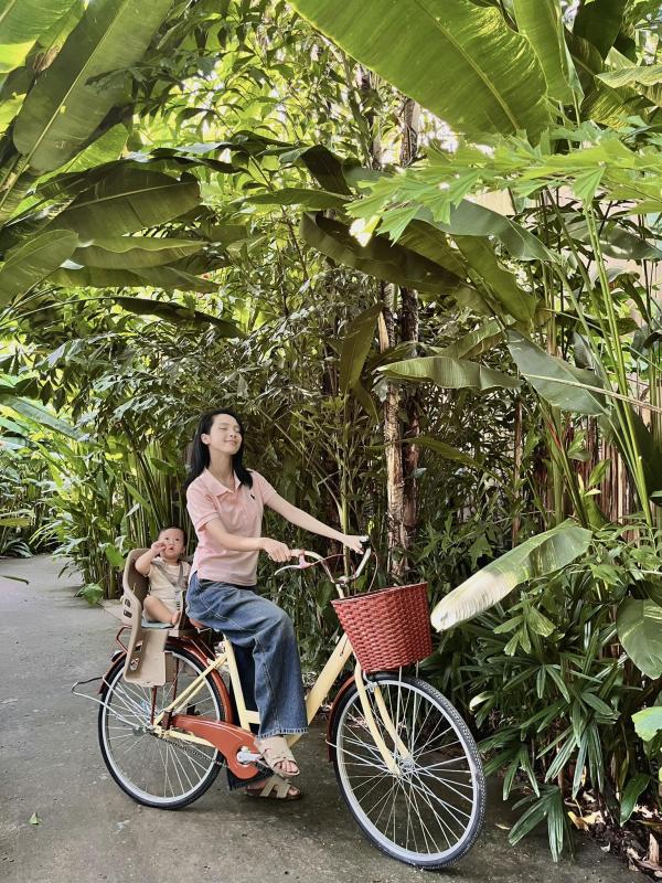 Quỳnh Lương đăng bức ảnh con trai đem 1 thứ về khoe, netizen hốt hoảng: "Bỏ ngay, quá nguy hiểm!"- Ảnh 3.