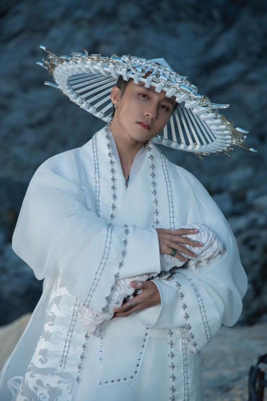 Đơn vị sản xuất MV Come My Way của Sơn Tùng xin lỗi, làm rõ tranh cãi tham khảo tác phẩm của nghệ sĩ Lê Giang- Ảnh 4.