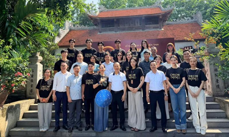 Bức ảnh đang cực viral của Ninh Dương Lan Ngọc khiến netizen xôn xao “10 năm chờ đợi cũng đến ngày này”- Ảnh 6.