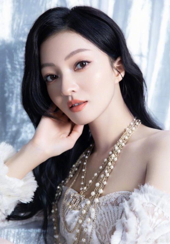Công chúa showbiz bị chê hết thời, kỹ năng sa sút: Giàu đến mức mua đảo riêng ở cho bình yên, cả đời vướng thị phi  - Ảnh 1.