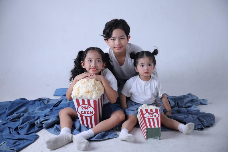 Khánh Thi - Phan Hiển tự bóc trần mối quan hệ "bằng mặt không bằng lòng" trong gia đình- Ảnh 3. Khánh Thi - Phan Hiển tự bóc trần mối quan hệ "bằng mặt không bằng lòng" trong gia đình- Ảnh 3.